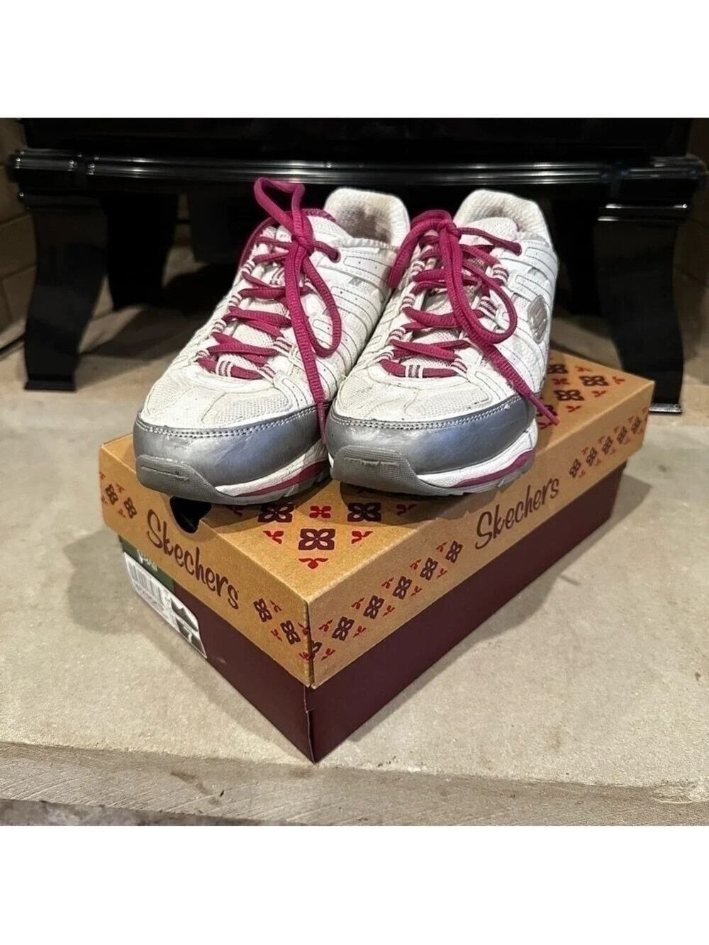 Skechers shape ups walking shoes size 7 white pink gray